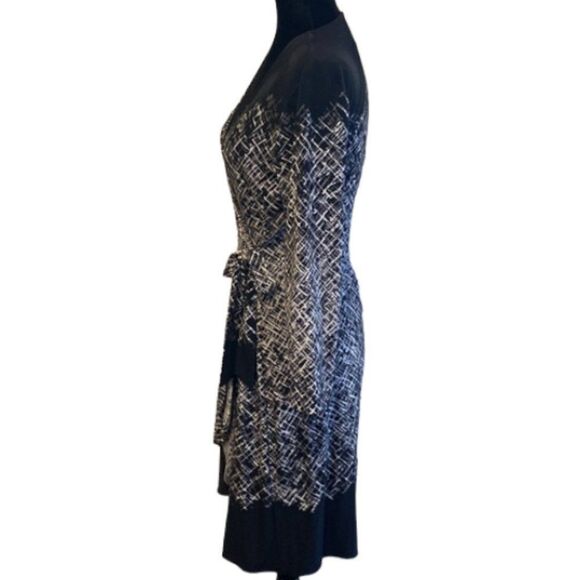 BCBGMAXAZRIA DARK NAVY COMBO ADELE PRINTED WRAP DRESS Long Sleeve - Picture 2 of 5